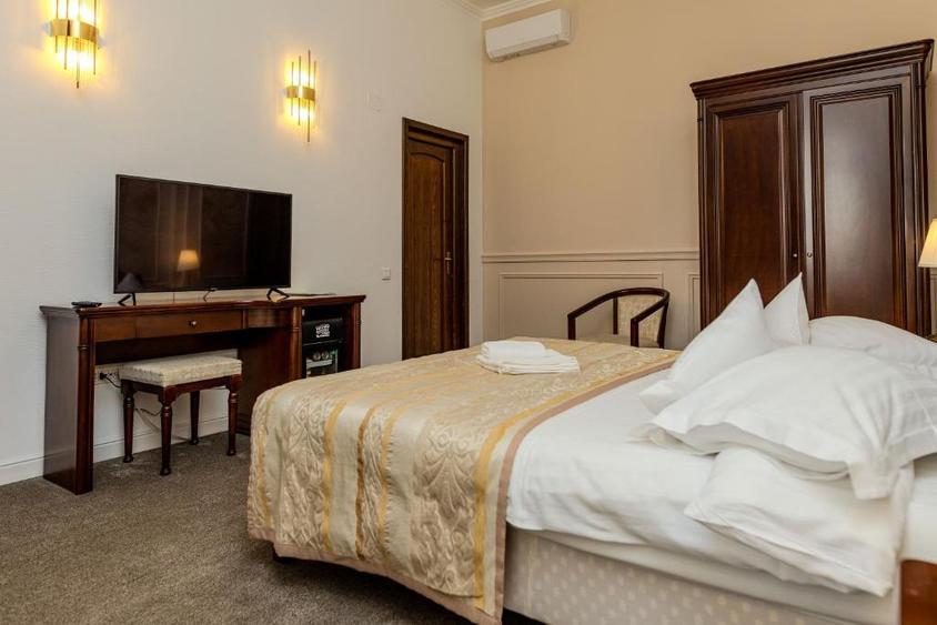Proprietate unică în Cetatea Alba Carolina – Hotel 4| Business la cheie |