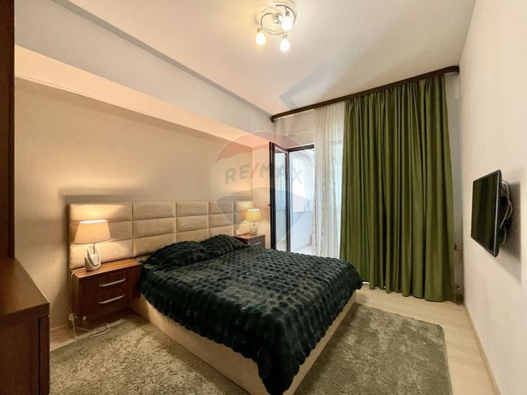 Apartament cu 3 camere de închiriat
