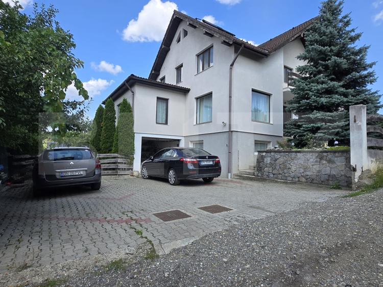 Casa D+P+E, pe Aleea Trifoiului, zona linistita!