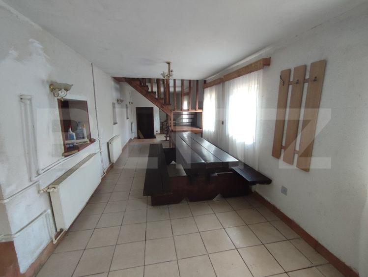 Pensiune 12 camere, 1500 mp teren, Sucevita