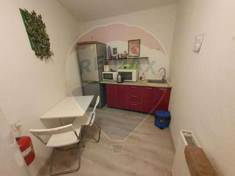Apartament cu 4 camere de vânzare în zona Ultracentral