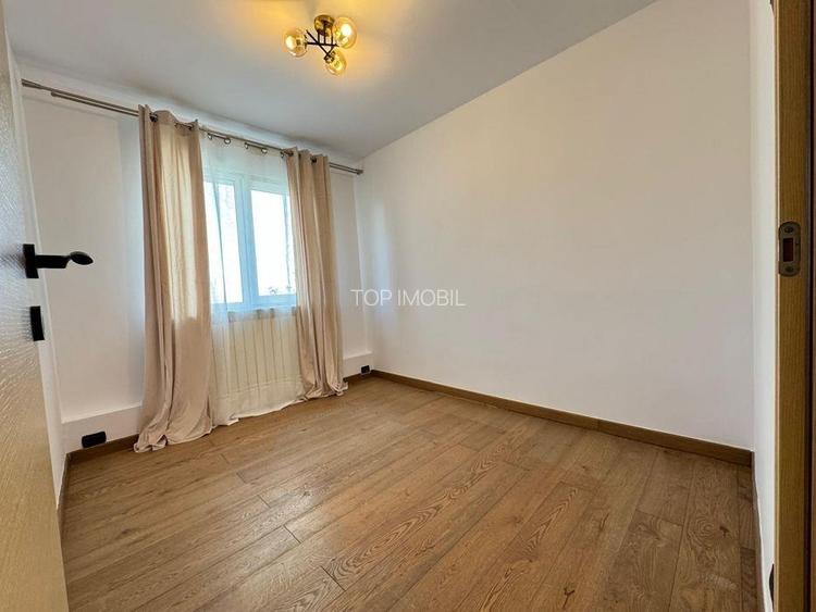 Etaj 2 - Mircea cel Batran, 4 camere cu geam la baie, liber - 2