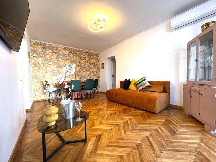 🏡 ]nchiriez Apartament cu 3 camere, 68 mp, parcare inclusă, Titan