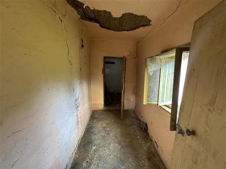 Casa 3 camere + 450 mq de teren, Rosiori