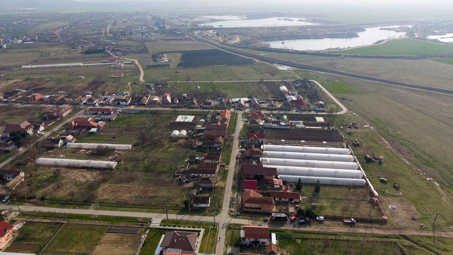 Teren 1.570 mp + casă din cărămidă–zonă liniștită