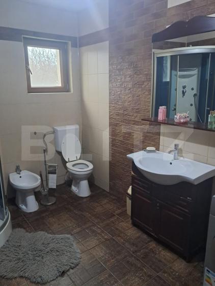 Casa de vanzare, 500 mp, zona Sendreni