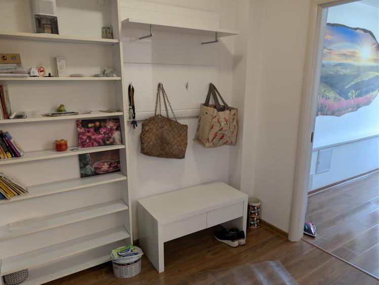 Apartament 3 Camere Modern metrou în fața blocului