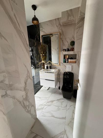 Vila moderna 6 camere // 190mp // teren 300mp / Tunari