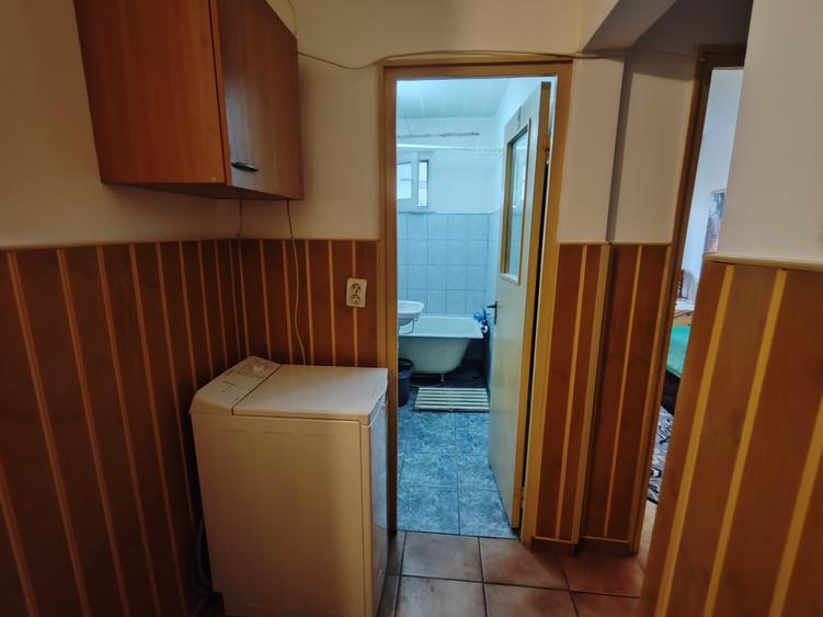 Apartament 3 camere liber la vanzare zona Astra