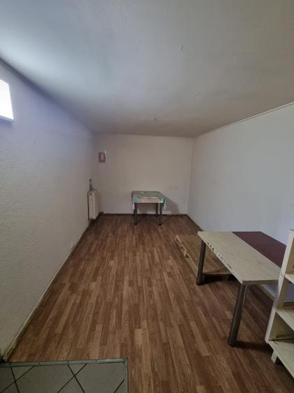 Spațiu comercial 80 mp|3 încăperi|Pretabil pt orice activitate|450 €