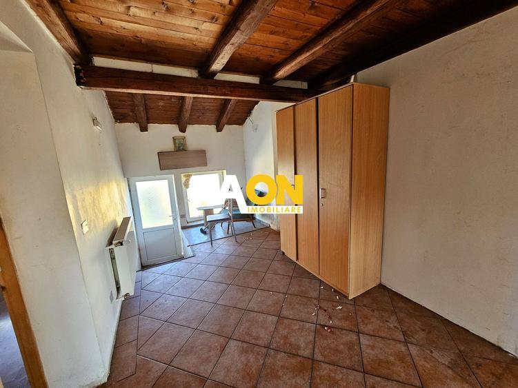 1/2 Duplex, 4 camere, 300 mp teren, toate utilitatile, Cetate
