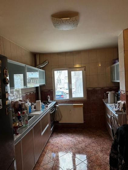 Apartament cu 3 camere , str. Bozieni