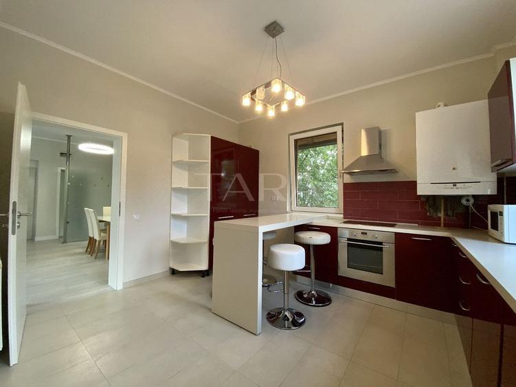 Oportunitate excelentă! Apartament in vilă, 5 camere.