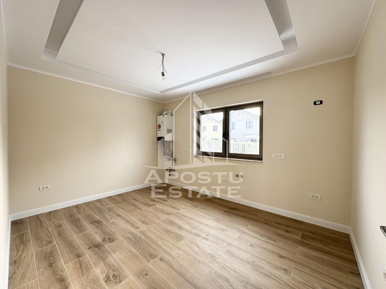 Duplex cu perete dublu, 4 camere si 3 bai finalizat, toate utilitatile
