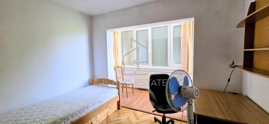 Apartament 3 camere, 2 bai, balcon, zona UMF