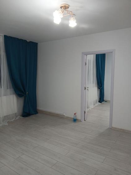 Apartament 2 camere Podu Ros, etaj 3/4, RENOVAT complet!