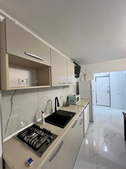 -Garsoniera lux mobilata si utilata complet in primul rand la mare