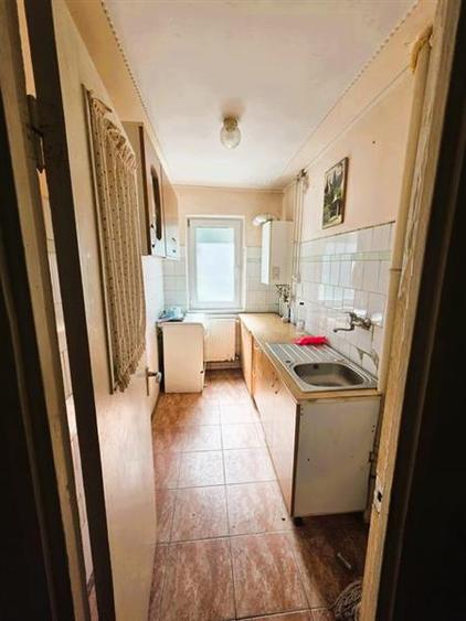 Apartament 2 camere, zona Florilor ,ideal pentru locuit sau investitie