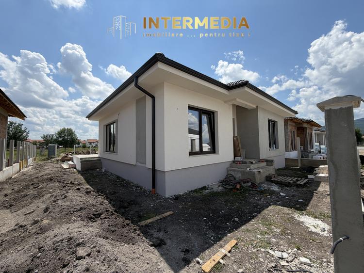 Vanzare Casa Noua 4 camere 2 Bai Terasa S.util 100 mp. Teren 400 mp. Finisata