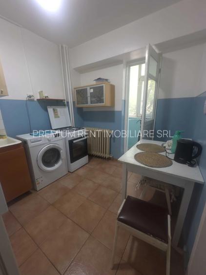 Calea Calarasilor, garsoniera, 300 euro, 6 min metrou Muncii, actual 08 iulie - 6