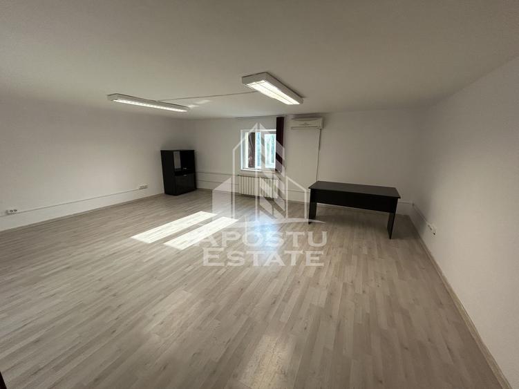Spatiu pentru birouri de inchiriat, 120 mp, etajul 2, in Girocului
