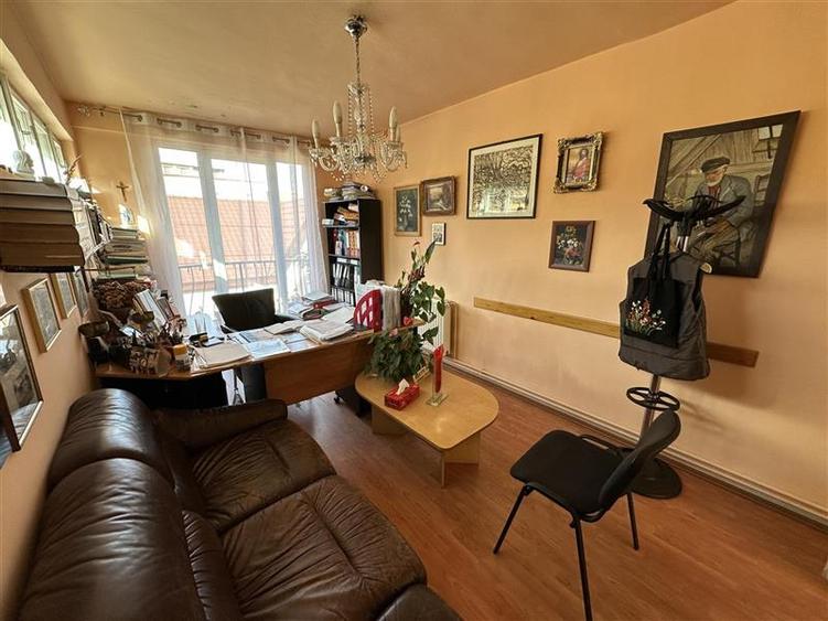 FILM&3D!Casa multifunctionala, recomandata si pentru cabinete medicale,birouri,