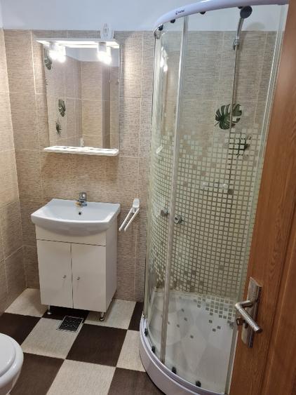 Închiriez apartament 3 camere
