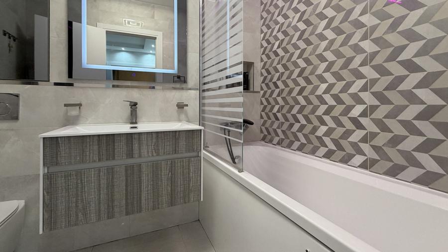 Apartament 2 camere, balcon 13 mp, piscină interioară – Iancu Nicolae, Pipera