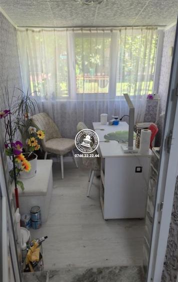 Apartament 3 camere semidecomandat bloc fara risc - Podu Ros