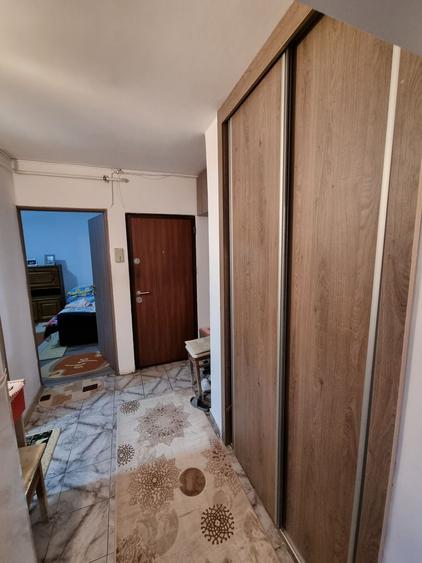 Faleza nord-apartament 2 camere decomandat cu gaze