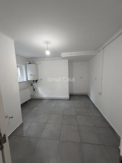 Particular - APARTAMENT NOU RENOVAT ÎN PREDEAL ,3 CAMERE ,97 MP, GARAJ+CURTE  - 6