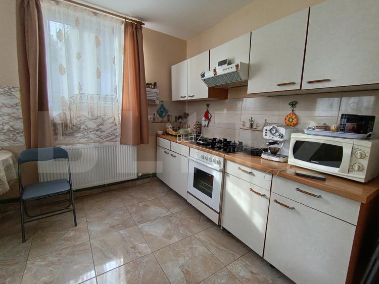 Casa cu 3 camere,baie, bucatarie, teren 500 mp - 10