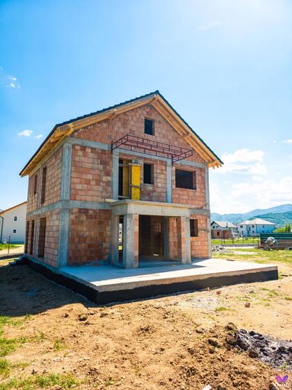 Casa individuala constructie noua 4 camere - teren 400 mp - Talmaciu