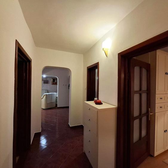 Apartament 4 camere de vânzare Ultracentral etaj 1