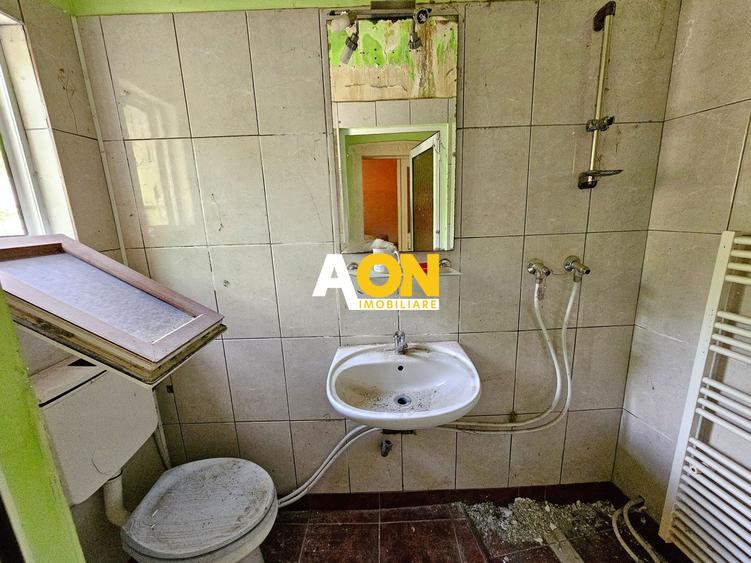 Casa veche, 5 camere, 287 mp teren, zona Prefectura. Necesita renovare