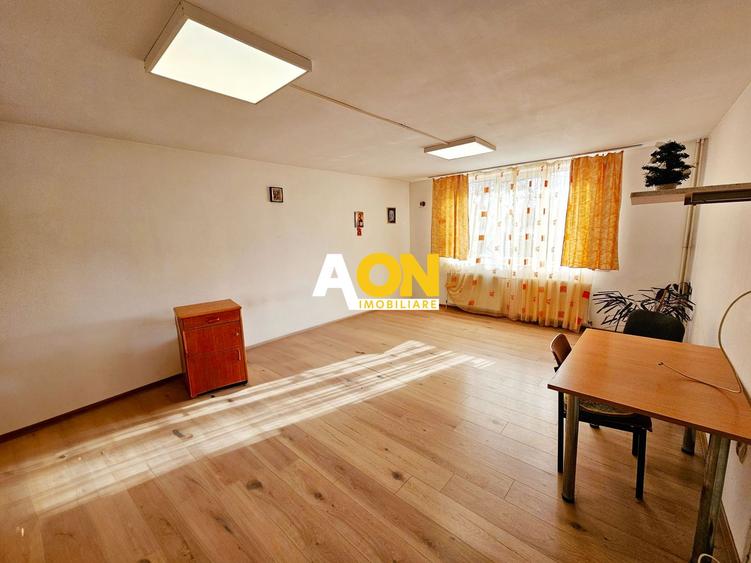 Casa 10 camere, 878 mp teren, toate utilitatile, Barabant