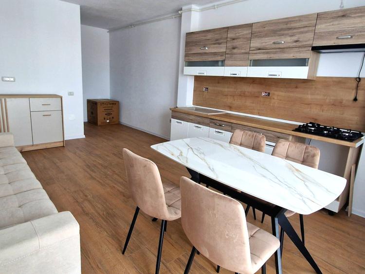 Apartament 2 camere plus balcon de 8,60 mp, bloc nou, parcare, 92.000E