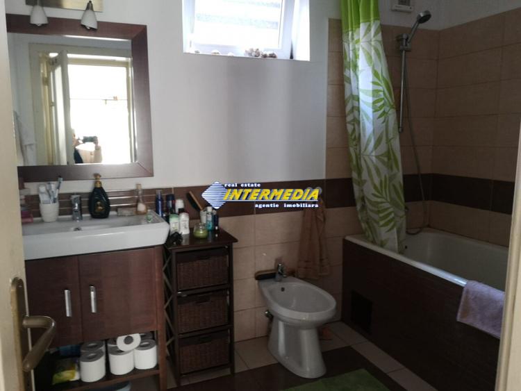 Casa de vanzare renovata complet in Alba Iulia zona Centru 1200 mp Teren
