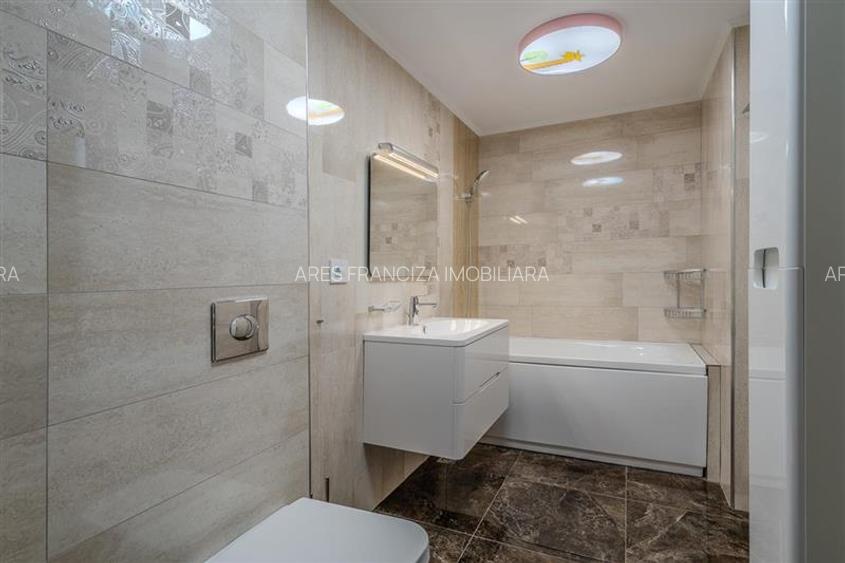 PIPERA - EROU IANCU NICOLAE,VILA ,9 CAMERE,504 MP MP,TEREN 800 MP,PISCINA - 25