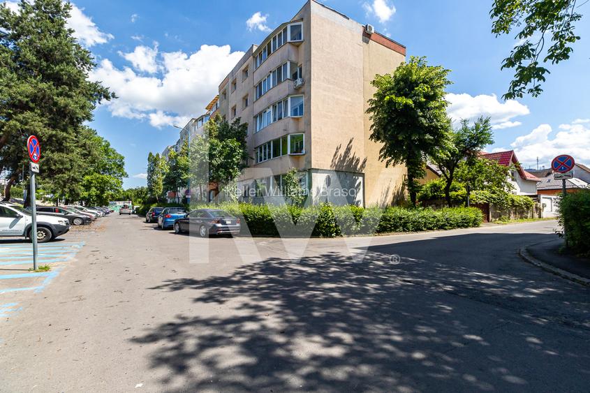 Vânzare apartament cu 3 camere, decomandat - strada Codrul Cosminului - 16