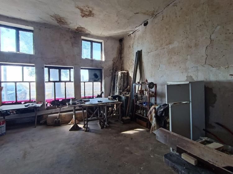 SERĂ INDUSTRIALĂ CU TEREN INTRAVILAN – OPORTUNITATE RARĂ in Olari