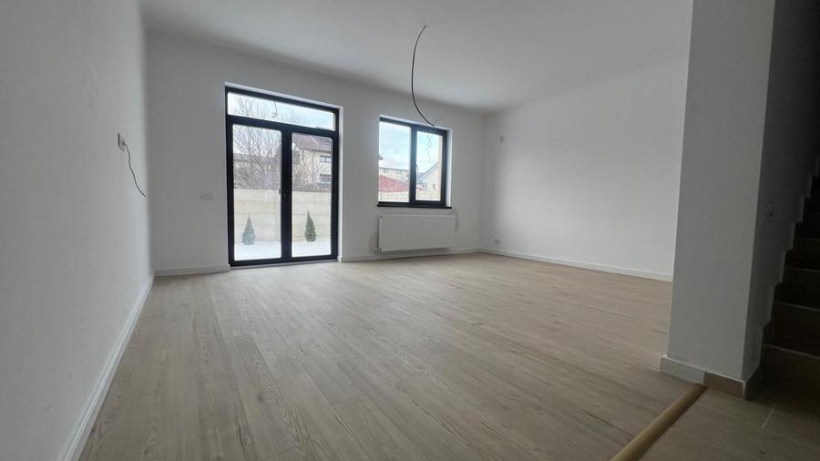 Duplex premium de vânzare – stradă privată, ideal pentru familie