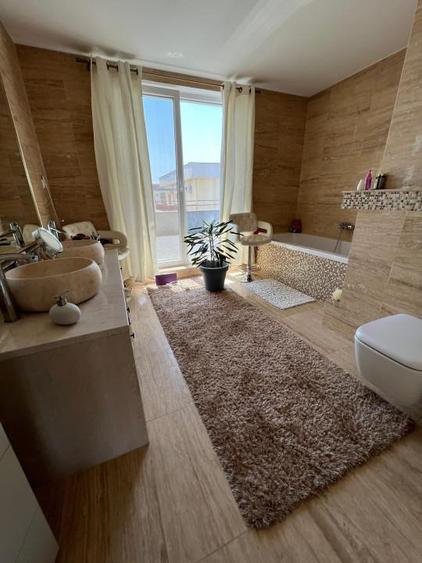 Penthouse de lux cu 6 camere, 3 locuri de parcare, zona Europa