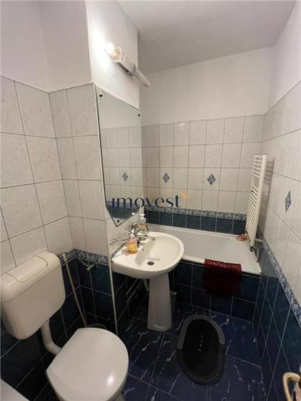 De inchiriat: Apartament cu 4 camare in zona Centrala