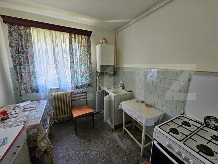 Apartament 2 camere, 48 mp, etaj 1, semidecomandat, ideal pentru renovare, Cugir