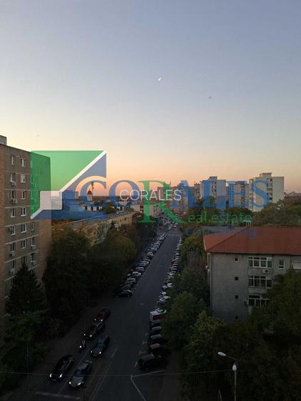 Iulius Town 10 min , Circumvalațiunii, 3 cam. decomandat, 70 mp, 2 bai, centrala - 7