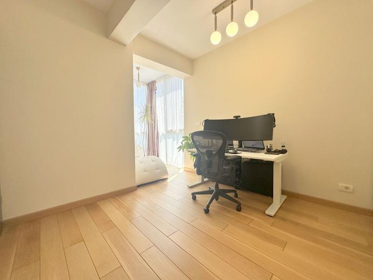 Apartament cu 3 camere de vânzare – Zona Soarelui