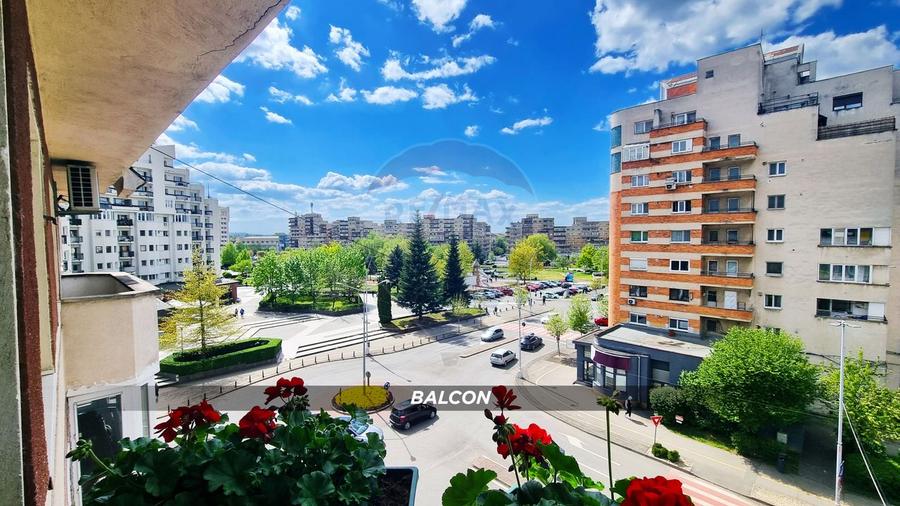 Apartament ultracentral 3 camere – vedere oraș și munți, Baia Mare