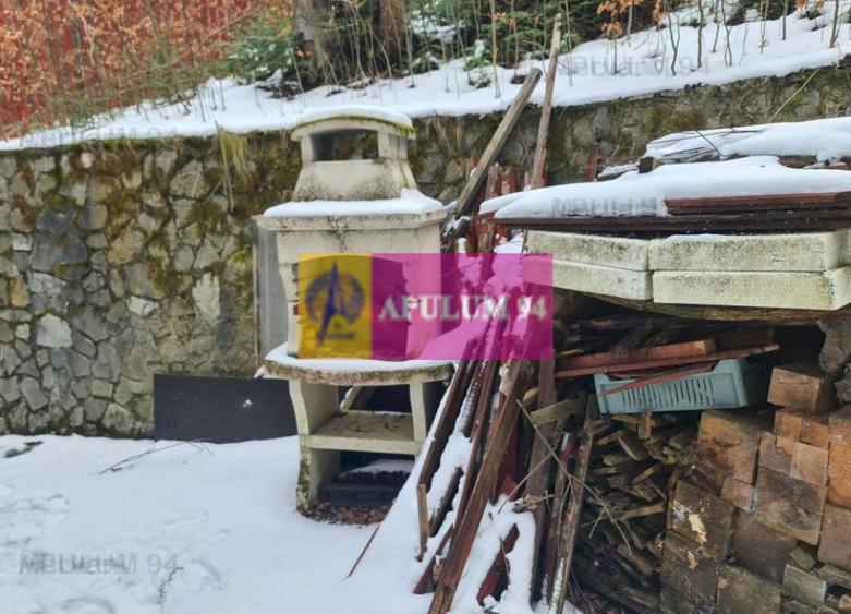 Vilă de vânzare in Sinaia - Zona Cumpătu