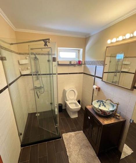 Apartament 4 camere Calea Calarasilor de locuit, work from home sau sediu firma